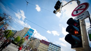 Deti môžu mať až do puberty problém prejsť cez cestu, tvrdia vedci