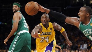 Lakers vstúpili do finále víťazne
