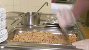 Obedy na stredných školách zdražejú: Rodičia si priplatia v siedmich zariadeniach