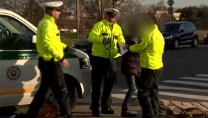 Opitá lekárka, ktorá zrazila matku s bábätkom, skončila opäť pred súdom. Piť mala až liter vodky denne