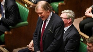 Zomrel britský poslanec. Neznámy útočník ho dobodal v kostole