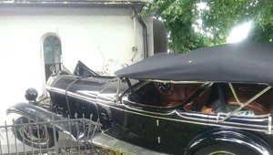 Kuriózna nehoda v Rajci: Historický Mercedes "zaparkoval" v kaplnke
