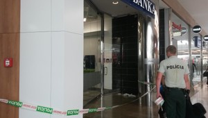 V bratislavskom nákupnom centre nahlásili bombu, išlo o falošný poplach