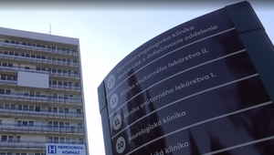 Fakultnú nemocnicu v Nových Zámkoch rekonštruujú. Prebieha bez obmedzenia premávky
