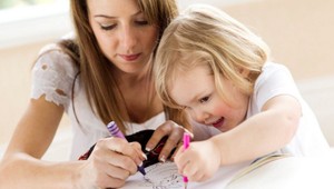 Odborníci upozorňujú, že polovica detí drží ceruzku zle! Viete, čo s tým?