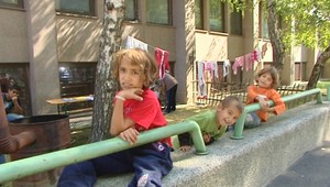 Rómska osada v centre Bratislavy! 9-členná rodina nemá domov