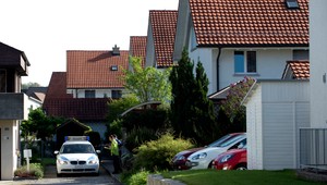 Streľba v obytnom komplexe, zomrelo päť ľudí