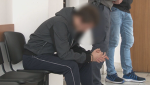 Nočný spor o peniaze skončil brutálnym útokom. Muž zaútočil nožom na brata