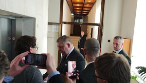 Fico neblokoval pôžičku pre Ukrajinu spolu s Orbánom. SNS neskrýva sklamanie