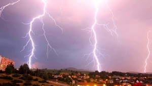 Dážď, búrky, krupobitie. Od stredy čaká Slovensko zmena