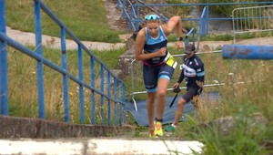 Triatlonisti otestovali novú trať s atraktívnym prejazdom uzavretou Pezinskou Babou