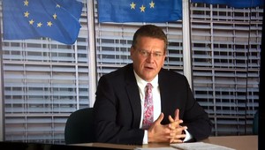 Fico ponúkol kandidatúru na prezidenta Marošovi Šefčovičovi