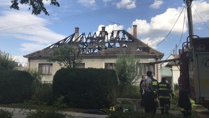 V Maduniciach zhorel takmer celý dom. Môže za to kotol, v ktorom pálil alkohol