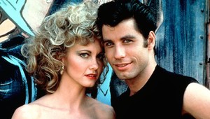 Neuvidíte rozdiel: Olivia Newton-John a John Travolta sa po vyše 40 rokoch obliekli do legendárnych kostýmov z Pomády!