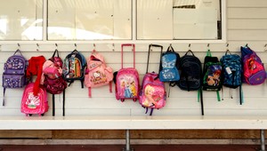 Matka žiaka základnej školy dala facku učiteľke, tá skončila v nemocnici