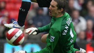 V ManU vojna brankárov, Kuszsak nevie prísť na meno Van der Saarovi