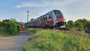 Pod Tatrami meškajú vlaky. Vlak zrazil človeka, ktorý zraneniam podľahol