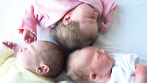 Má 3 bábätká, čaká ďalšie, no niečo tu nesedí: Ľudia jej píšu, že nie je normálna!