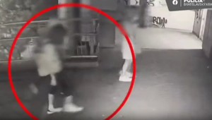 Falošní policajti úradovali v Bratislave. Muža pripravili o peniaze a slúchadlá