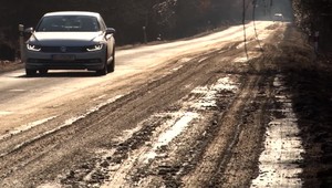 Pri Lučenci neodhŕňali sneh, ale nánosy hnoja