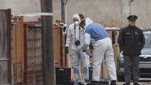 Polícia zadržala ženu. Obvinená je z dvojnásobnej vraždy