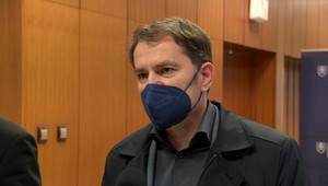 Matovič presadil 500-eurové poukážky pre seniorov, no musí ich schváliť parlament. Sulík mu to ale okorenil