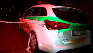 Z vraždy ženy v Leviciach obvinili jej syna. Muž mamu dobodal kuchynským nožom