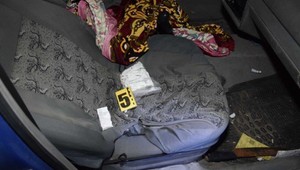 Polícia obvinila troch dílerov, ktorí predávali nebezpečnú drogu herba. Jeden z nich mal len 14 rokov