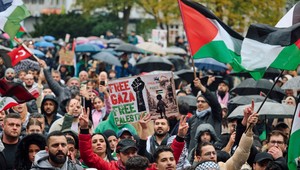 Hákové kríže na židovských cintorínoch: Vo svete narastá vlna antisemitizmu