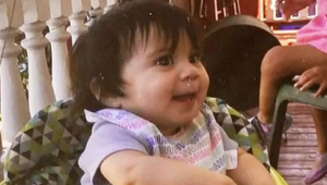 Matka odišla na dovolenku, batoľa nechala zomierať samé 10 dní