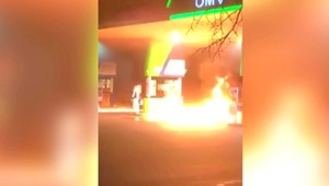 Žena, ktorá v Nitre podpálila čerpaciu stanicu, do väzenia nepoputuje. Na slobode ale nebude