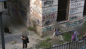 Opité deti v opustenej pôrodnici. Najmladšie malo len trinásť rokov