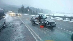 Nehoda mikrobusu s autom. Zranilo sa 7 osôb