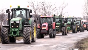 Traktorová demonštrácia farmárov. Nevedia, čo bude s ich pozemkami