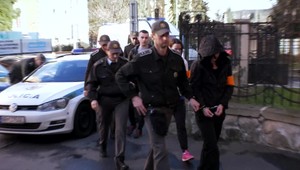 Banská Bystrica bola v pohotovosti. Na súd priviezli členov zločineckej skupiny