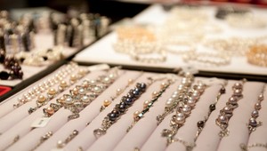 Veľká krádež v Lučenci. Zlodej si odniesol šperky za 400 tisíc eur!