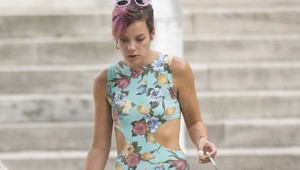 Vychudnutá Lily Allen (29) ukázala spľasnutý prsník!