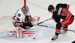Chicago ukončilo sériu prehier, Hossa 1+1, gól Handzuša