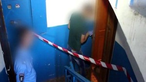 V byte našli zabitú ženu, hlavným podozrivým je jej šestnásťročný syn