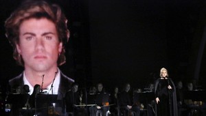 Adele nezvládla poctu Georgeovi Michaelovi na prvýkrát. Čo urobila potom, vás dostane