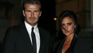 Po údajnej Davidovej nevere sú Beckhamovci v červených číslach