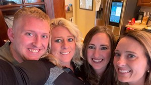 6-násobná matka zatúžila po ďalšom bábätku a ženy jej odkazujú: V tvojom veku? Si nezodpovedná a sebecká!