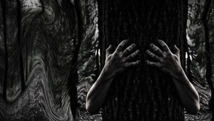 Trhlina vtiahla hercov do deja