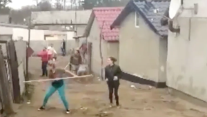 Bitky, vyhrážky a podpaľačstvo. Napätie v osade v Plaveckom Štvrtku narastá a miestni sa boja o život