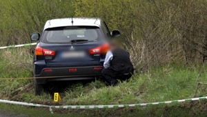 Neznámy muž postrelil muža a ženu, zranených stráži polícia