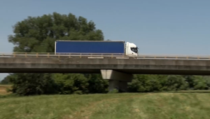 Výkonnosť nákladnej dopravy klesla, počet cestujúcich v MHD sa zvýšil