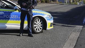 Polícia pátra po ozbrojenom páchateľovi smrtelnej streľby