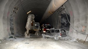 Nehoda na stavbe tunela Višňové: Zomrela mladá žena