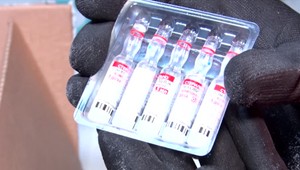 Sputnik opustil sklady: Ruský regulátor údajne povolil očkovanie bez horného vekového limitu