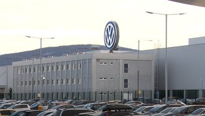 Štrajk v maďarskej fabrike Audi poznačil Slovensko. Volkswagen je nútený zrušiť zmeny